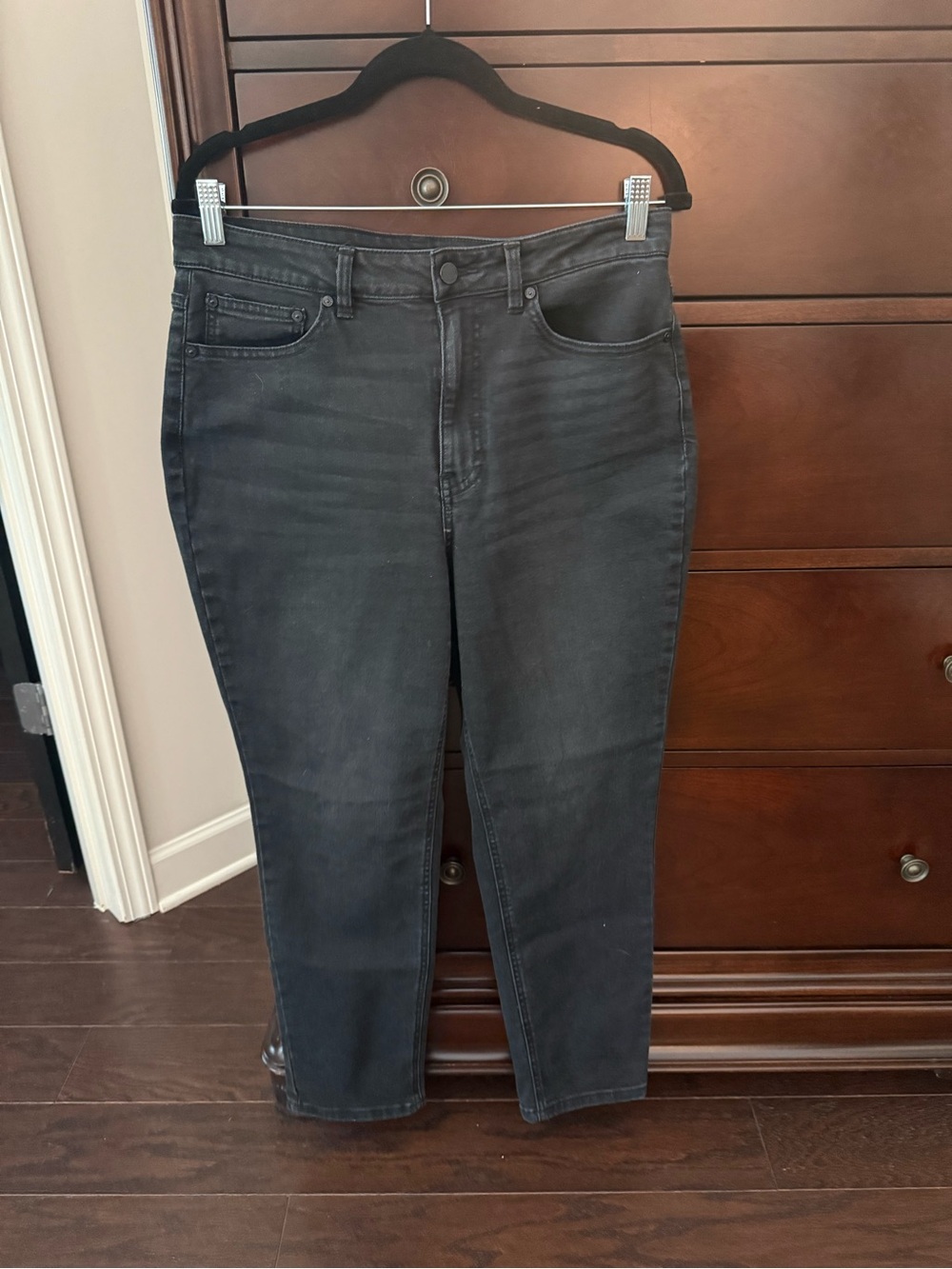 Oat New York Women's Skinny Jeans in Washed Black